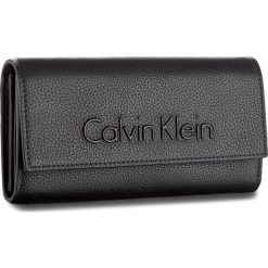 Portfele damskie: Duży Portfel Damski CALVIN KLEIN BLACK LABEL – Edge Large Trifold K60K603911 001