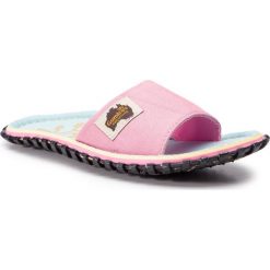Klapki GUMBIES - Slides Gecko. Różowe klapki damskie Gumbies, bez wzorów, z tworzywa sztucznego, bez obcasa. W wyprzedaży za 99,00 zł.
