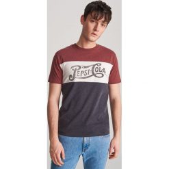 T-shirt Pepsi Cola - Granatowy. Niebieskie t-shirty męskie Reserved, xl, bez wzorów, bez kołnierzyka. W wyprzedaży za 39,99 zł.