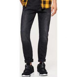 Jeansy COMFORT - Czarny. Czarne jeansy męskie Cropp. Za 139,99 zł.