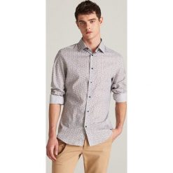 Wzorzysta koszula regular fit - Niebieski. Niebieskie koszule męskie Reserved, m, bez wzorów, bez kołnierzyka, bez rękawów. Za 119,99 zł.