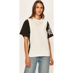 The North Face - T-shirt. Białe bluzki damskie The North Face, s, bez wzorów, z bawełny, casualowe, z okrągłym kołnierzem. W wyprzedaży za 119,90 zł.