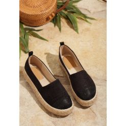 Czarne Espadryle Smiling. Czarne espadryle damskie Renee, bez wzorów, bez obcasa, na platformie. Za 89,99 zł.