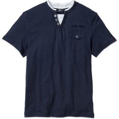 T-shirt z kieszonką bonprix ciemnoniebieski. Niebieskie t-shirty męskie bonprix, xl, bez wzorów, bez kołnierzyka. Za 44,99 zł.