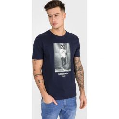 Jack & Jones Skurl Koszulka Niebieski. Niebieskie podkoszulki męskie Jack & Jones, xl, z nadrukiem, z bawełny, z krótkim rękawem. Za 64,95 zł.