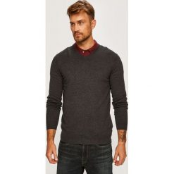Wrangler - Sweter. Szare swetry męskie Wrangler, s, z bawełny. W wyprzedaży za 99,90 zł.