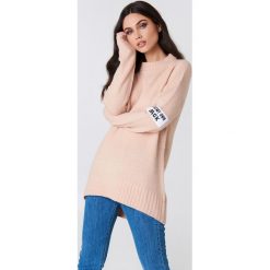 Swetry klasyczne damskie: Rut&Circle Sweter Winnie – Pink