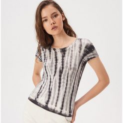 T-shirt tie dye - Szary. Szare t-shirty damskie Sinsay, s, bez wzorów, bez kołnierzyka. W wyprzedaży za 19,99 zł.