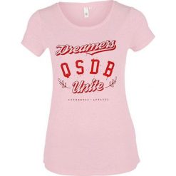 Q/S designed by Ladies T-41.802.32.4760 Light Pink Umieszczony Drukuj (rozmiar L). Różowe koszulki damskie Q/S designed by, s, bez wzorów, z materiału, bez kołnierzyka. W wyprzedaży za 46,00 zł.