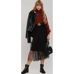 Czarna Spódnica Stan Warm. Czarne spódniczki damskie Renee, na co dzień, s, bez wzorów, z tiulu, z podwyższonym stanem, midi, ołówkowe. Za 89,99 zł.
