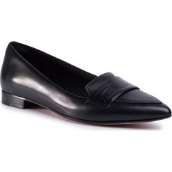 Półbuty CLARKS - Laina15 Loafer 261492654 Black Combi. Czarne półbuty damskie Clarks, na co dzień, bez wzorów, ze skóry, bez obcasa, na obcasie, bez zapięcia. Za 469,00 zł.