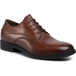 Półbuty GEOX - U Jaylon A U92Y7A 000BT C6000 Brown. Pomarańczowe buty wizytowe męskie Geox, bez wzorów, ze skóry ekologicznej, klasyczne, bez zapięcia. W wyprzedaży za 279,00 zł.
