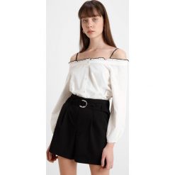 Bluzki damskie: Vero Moda Tall VMLINNEA OFF SHOULDER Bluzka snow white
