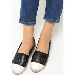 Czarne Espadryle Mina. Czarne espadryle damskie Born2be, z aplikacjami, bez obcasa, na płaskiej podeszwie. Za 39,99 zł.