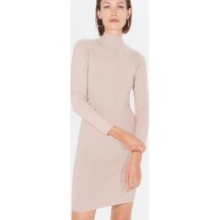 Sukienka bodycon z półgolfem - Beżowy. Brązowe sukienki damskie Mohito, s, bez wzorów, bez kołnierzyka, bez rękawów, bodycon. Za 119,99 zł.