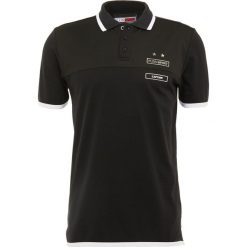Plein Sport SQUAD Koszulka polo black/white. Czarne koszulki polo męskie Plein Sport, m, bez wzorów, z elastanu, sportowe, polo, bez rękawów. W wyprzedaży za 379,60 zł.