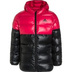 Adidas Performance Kurtka zimowa black/energy pink. Czerwone kurtki dziewczęce marki adidas Performance, na zimę, z materiału. W wyprzedaży za 215,20 zł.
