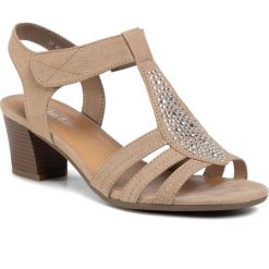 Sandały CLARA BARSON - WYL2056-1 Beige. Brązowe klapki damskie Clara Barson, z aplikacjami, ze skóry ekologicznej, bez obcasa, na obcasie. Za 79,99 zł.