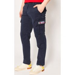 Jeansy Straight Leg Tommy Jeans Straight Cargo DM0DM07820. Niebieskie jeansy męskie Tommy Jeans, m, bez wzorów, z elastanu. W wyprzedaży za 299,00 zł.