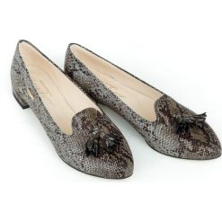 Balerinki z ostrym czubkiem - skóra naturalna - model 045 - kolor wąż. Szare baleriny damskie Zapato, bez wzorów, z jeansu, klasyczne, bez obcasa, na obcasie. W wyprzedaży za 173,40 zł.