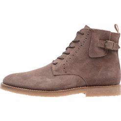Buty zimowe męskie: Schmoove DAZE BOOT Botki sznurowane moka