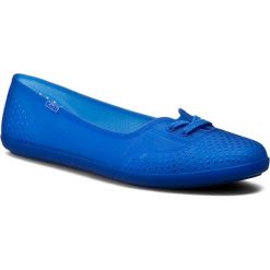 Półbuty KEDS - Teacup WF54789 Jelly Blue. Niebieskie półbuty damskie Keds, na co dzień, bez wzorów, z tworzywa sztucznego, bez obcasa, bez zapięcia. W wyprzedaży za 99,00 zł.