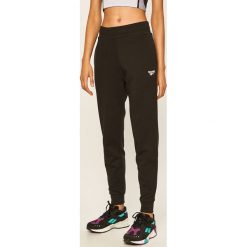 Reebok Classic - Spodnie. Czarne spodnie damskie Reebok Classic, s, z elastanu. Za 179,90 zł.