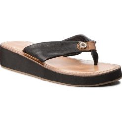 Japonki INUOVO - 9102 Black. Czarne klapki damskie marki Inuovo, z aplikacjami, ze skóry, bez obcasa. W wyprzedaży za 139,00 zł.