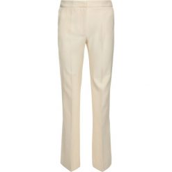 Spodnie materiałowe Victoria Victoria Beckham Fluid Crepe 2220WTR000947B. Brązowe spodnie damskie Victoria Victoria Beckham, bez wzorów, z elastanu. Za 1729,00 zł.