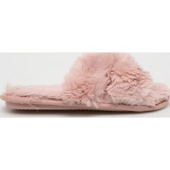 Tally Weijl - Kapcie. Różowe kapcie damskie TALLY WEIJL, z materiału. W wyprzedaży za 39,90 zł.
