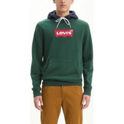 Levi's Modern Housemark Bluza Zielony. Zielone bluzy męskie Levi's®, s, z haftami, z bawełny, bez kołnierzyka, bez rękawów, bez kaptura. Za 326,95 zł.