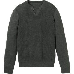 Sweter Slim Fit bonprix ciemnooliwkowy melanż. Zielone swetry męskie bonprix, s, melanż, z dzianiny. Za 99,99 zł.