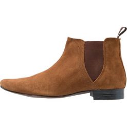 Buty zimowe męskie: New Look CHELSEA Botki tan
