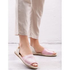 Różowe Espadryle Unrequited. Różowe espadryle damskie Born2be, bez wzorów, bez obcasa, na płaskiej podeszwie. Za 69,99 zł.