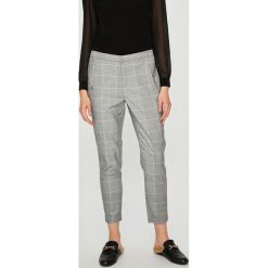 Only - Spodnie. Szare spodnie damskie marki ONLY, z haftami, z elastanu, casualowe. W wyprzedaży za 89,90 zł.