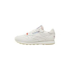 Buty Reebok Classic Buty Classic Leather. Białe trampki i tenisówki damskie Reebok Classic, bez wzorów, bez zapięcia. Za 379,00 zł.
