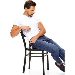 T-SHIRT MĘSKI W SEREK Z ELASTYCZNEJ DZIANINY. Szare t-shirty męskie Top Secret, m, z dzianiny, z dekoltem w serek. Za 39,99 zł.
