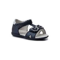 NELLI BLU CM3020-3. Różowe sandały dziewczęce Nelli Blu, z materiału, bez zapięcia. Za 59,99 zł.