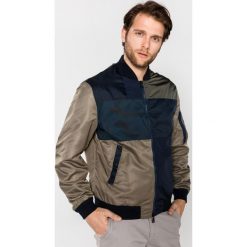 Tommy Hilfiger Kurtka Niebieski Zielony. Niebieskie płaszcze męskie TOMMY HILFIGER, xl, bez wzorów, z materiału, bez kaptura. Za 1722,95 zł.