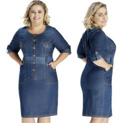 Jeansowa sukienka z guzikami DENIM OVERSIZE PLUS SIZE. Niebieskie sukienki damskie Moda Size Plus Iwanek, na co dzień, na zimę, xxl, bez wzorów, z elastanu, biznesowe, bez kołnierzyka, plus size, bez rękawów, proste. Za 219,00 zł.