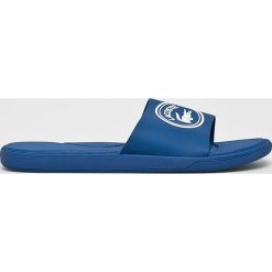 Lacoste - Klapki. Niebieskie kapcie męskie marki Lacoste, z gumy. Za 169,90 zł.