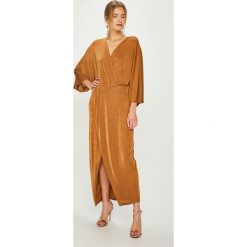 Answear - Sukienka Night Fever. Szare długie sukienki ANSWEAR, na co dzień, uniwersalny, z dzianiny, casualowe, proste. Za 169,90 zł.
