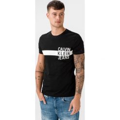Calvin Klein Koszulka Czarny. Czarne podkoszulki męskie Calvin Klein, xl, z nadrukiem, z bawełny, z krótkim rękawem. Za 169,95 zł.