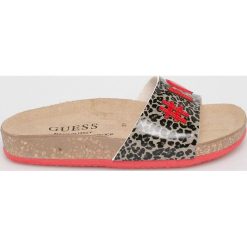 Guess Jeans - Klapki dziecięce. Czarne sandały dziewczęce marki Guess Jeans, z jeansu, bez zapięcia. Za 239,90 zł.