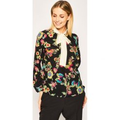 Bluzka Red Valentino TR0ABB05. Czarne bluzki damskie Red Valentino, bez wzorów, z jedwabiu, bez kołnierzyka, bez rękawów. W wyprzedaży za 989,00 zł.