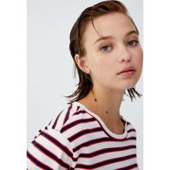 Koszulka basic w paski. Zielone koszulki damskie Pull&Bear, w paski, bez kołnierzyka. Za 24,90 zł.