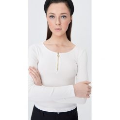 Dopasowana bluzka z zamkiem - Kremowy. Białe bluzki damskie Sinsay, s, bez wzorów, bez kołnierzyka, bez rękawów. Za 24,99 zł.