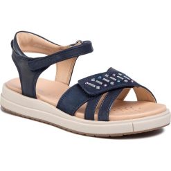 Sandały GEOX - J S.Rebecca G. F J02BLF 02254 C4002 M Navy. Niebieskie sandały dziewczęce Geox, z zamszu, bez zapięcia. W wyprzedaży za 199,00 zł.