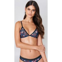 NA-KD Lingerie Biustonosz z siateczki z nadrukiem - Multicolor. Różowe biustonosze bardotka NA-KD Lingerie, z nadrukiem. W wyprzedaży za 21,89 zł.