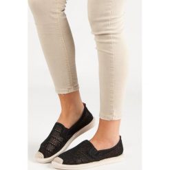 KORONKOWE TRAMPKI SLIP ON. Trampki i tenisówki damskie Merg. Za 49,90 zł.